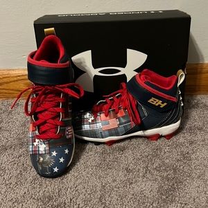 Size 2 Under Armour Harper 5 mid rm jr